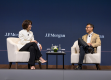 阿里蔡崇信：AI训练如育子，三四年可达博士水平｜钛媒体AGI-Ai设计师学院