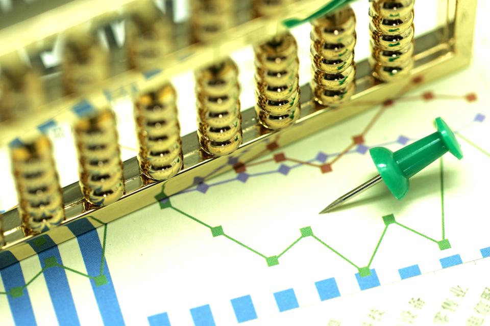 金融圈加速DeepSeek本地化部署，AI大战“底盘”仍是人工