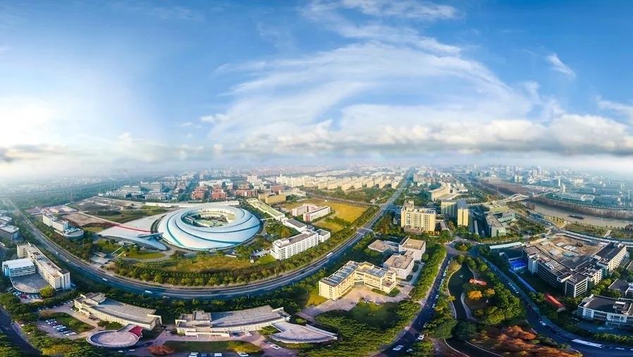 两会申聚焦｜AI热潮之下，“魔都”之所以为“模都”