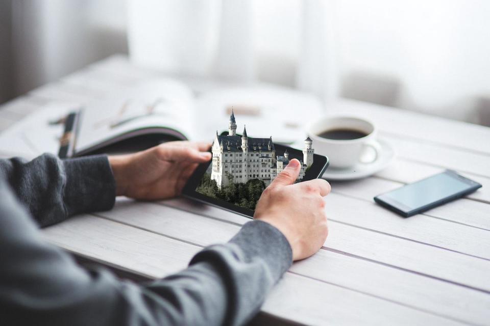 国产手机集体接入DeepSeek,AI手机再度翻红?