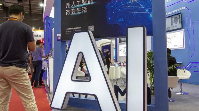 科技巨头“烧钱”加码AI基础设施：数据中心需求激增、资本支出飙升