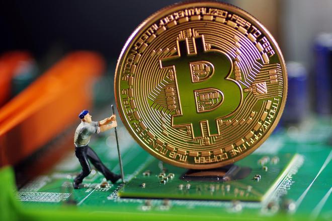 比特币暴跌13%，稳定币失锚引发193亿美元连环爆仓