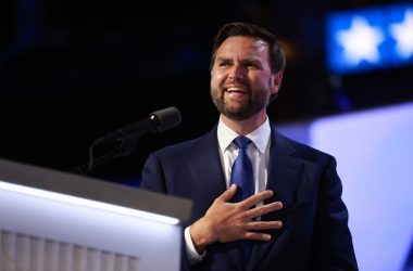 前科技投资人万斯成特朗普副手，支持放宽人工智能监管但排除科技巨头-Ai设计师学院