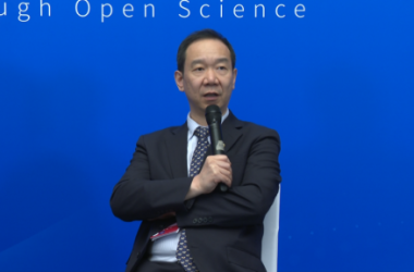 欧洲科学院郭嵩解析“千模大战”：垂直行业大模型崛起，AI PC成关键应用-Ai设计师学院