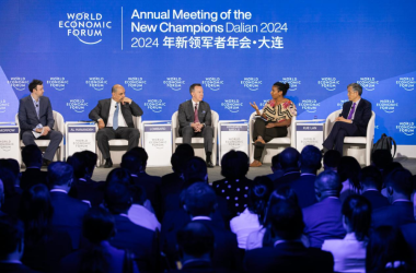 达沃斯现场聚焦AI：快速发展、监管挑战与中美竞争的平衡之道-Ai设计师学院